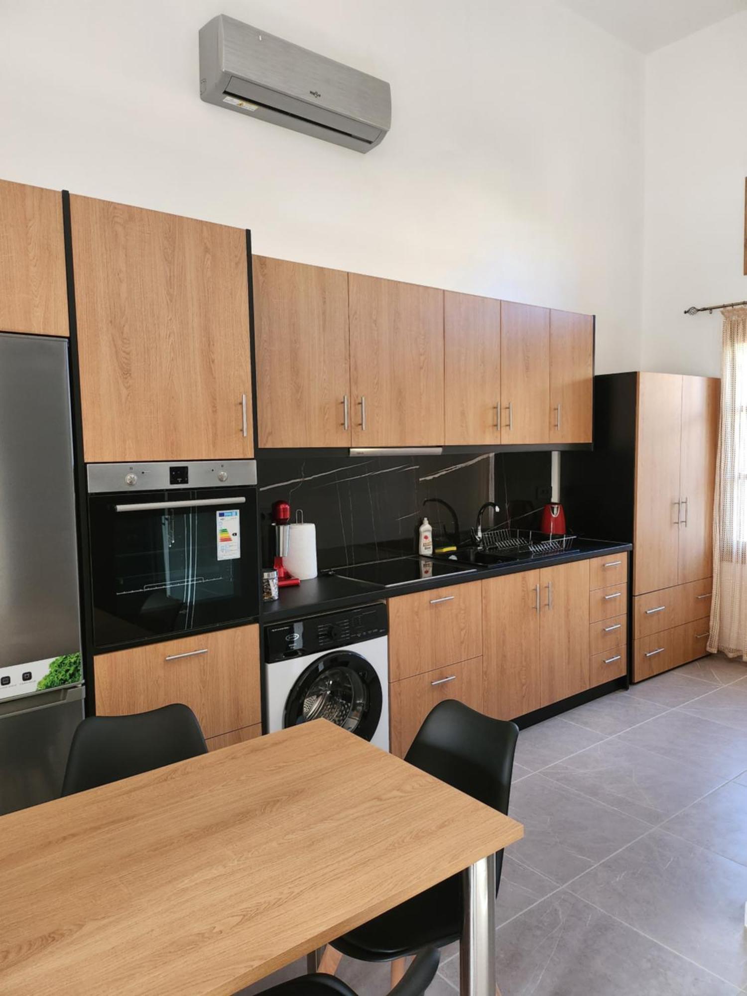 Kastello Apartment Megisti Bagian luar foto