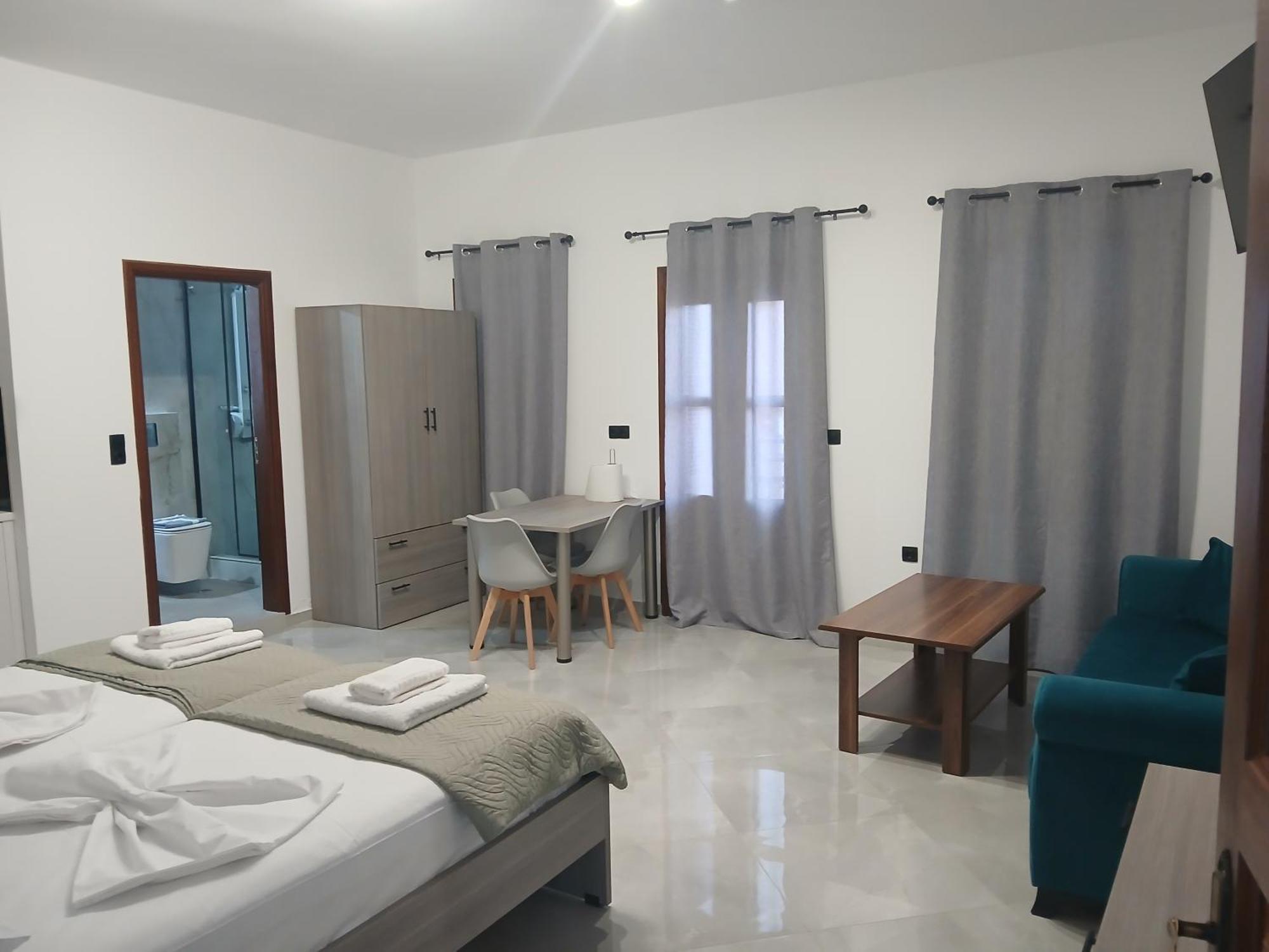 Kastello Apartment Megisti Bagian luar foto