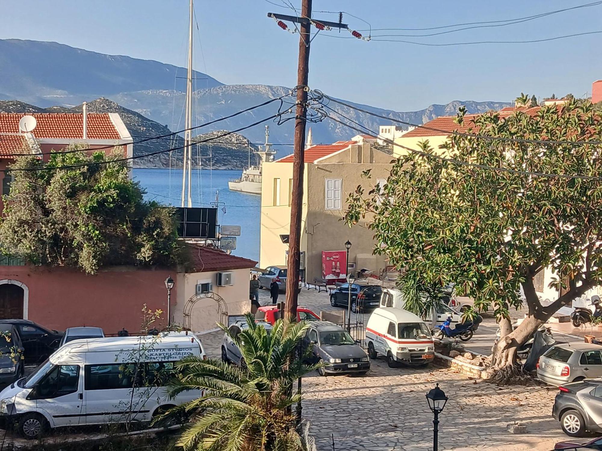 Kastello Apartment Megisti Bagian luar foto
