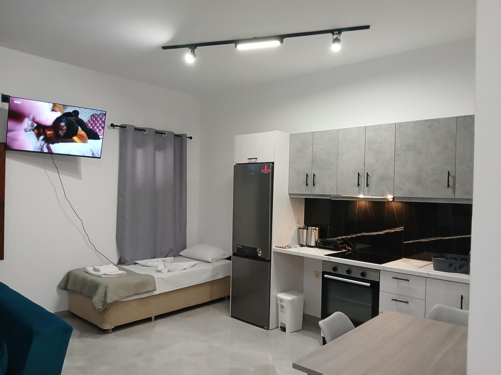 Kastello Apartment Megisti Bagian luar foto